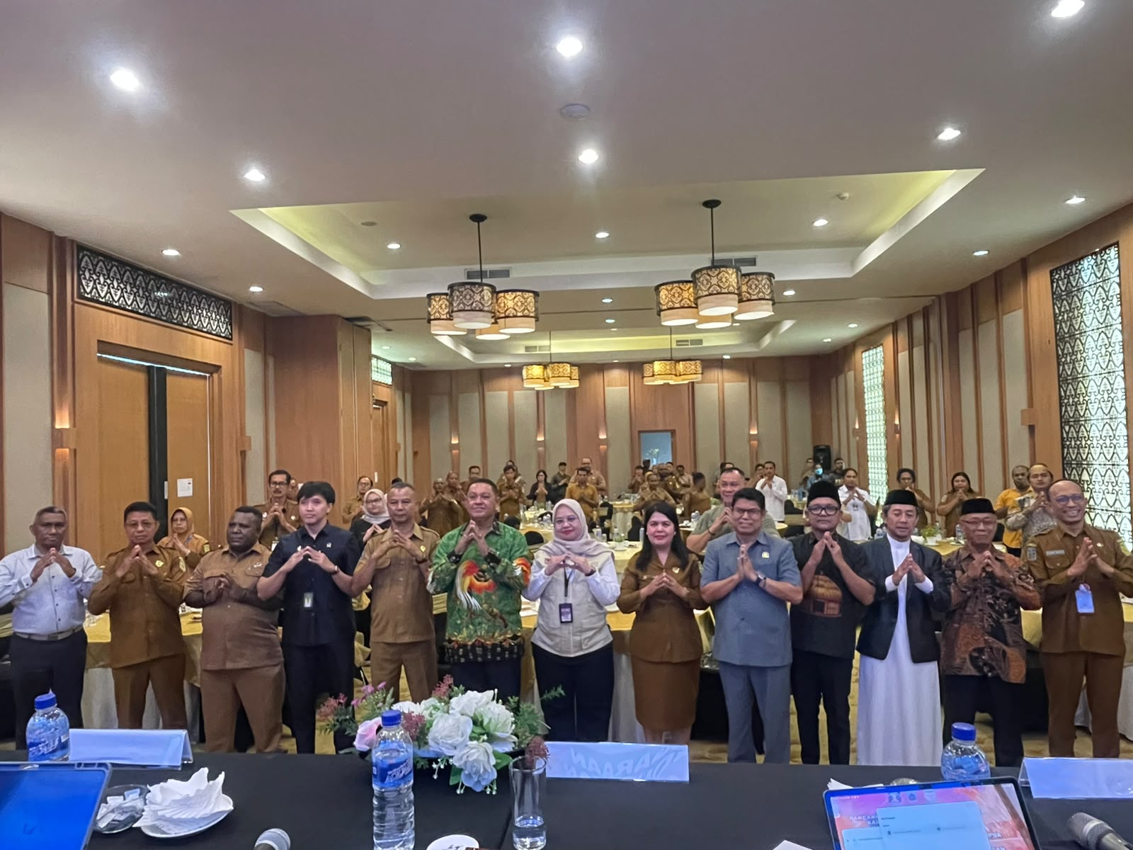 Perkuat Pelayanan Publik, Disdukcapil Mimika Sosialisasikan Perda Administrasi Kependudukan dan Gelar SKM 2026