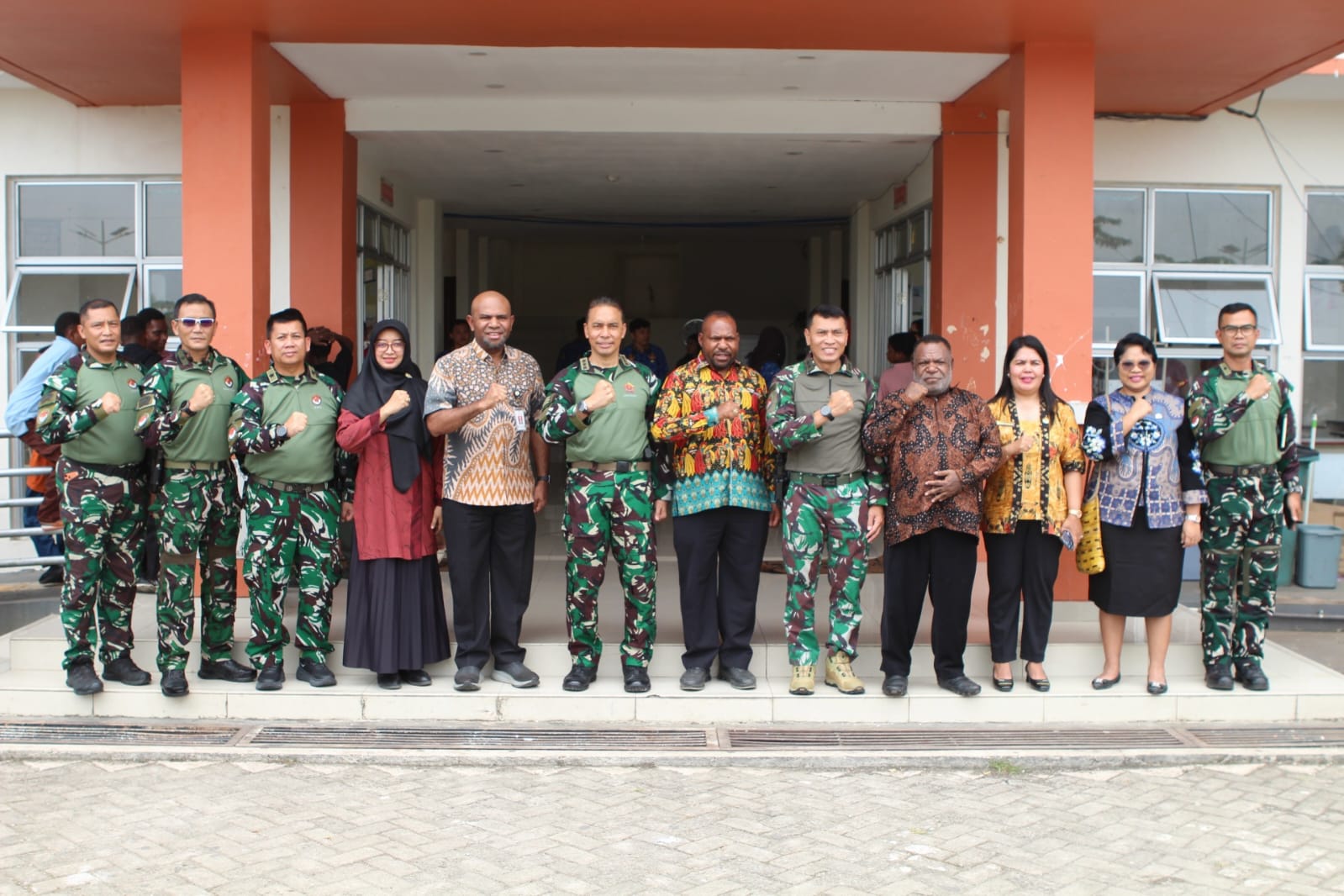 Pangkoops Kogabwilhan III Kunjungi Sekolah Rakyat Terintegrasi 75 Mimika, Berikan Motivasi dan Dukungan bagi Siswa