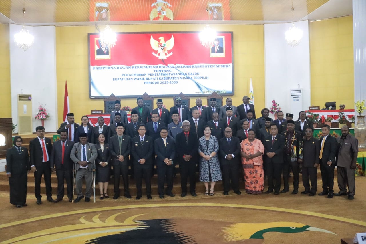 DPRK Mimika Gelar Rapat Paripurna Penetapan Bupati dan Wakil Bupati Terpilih Periode 2025 - 2030