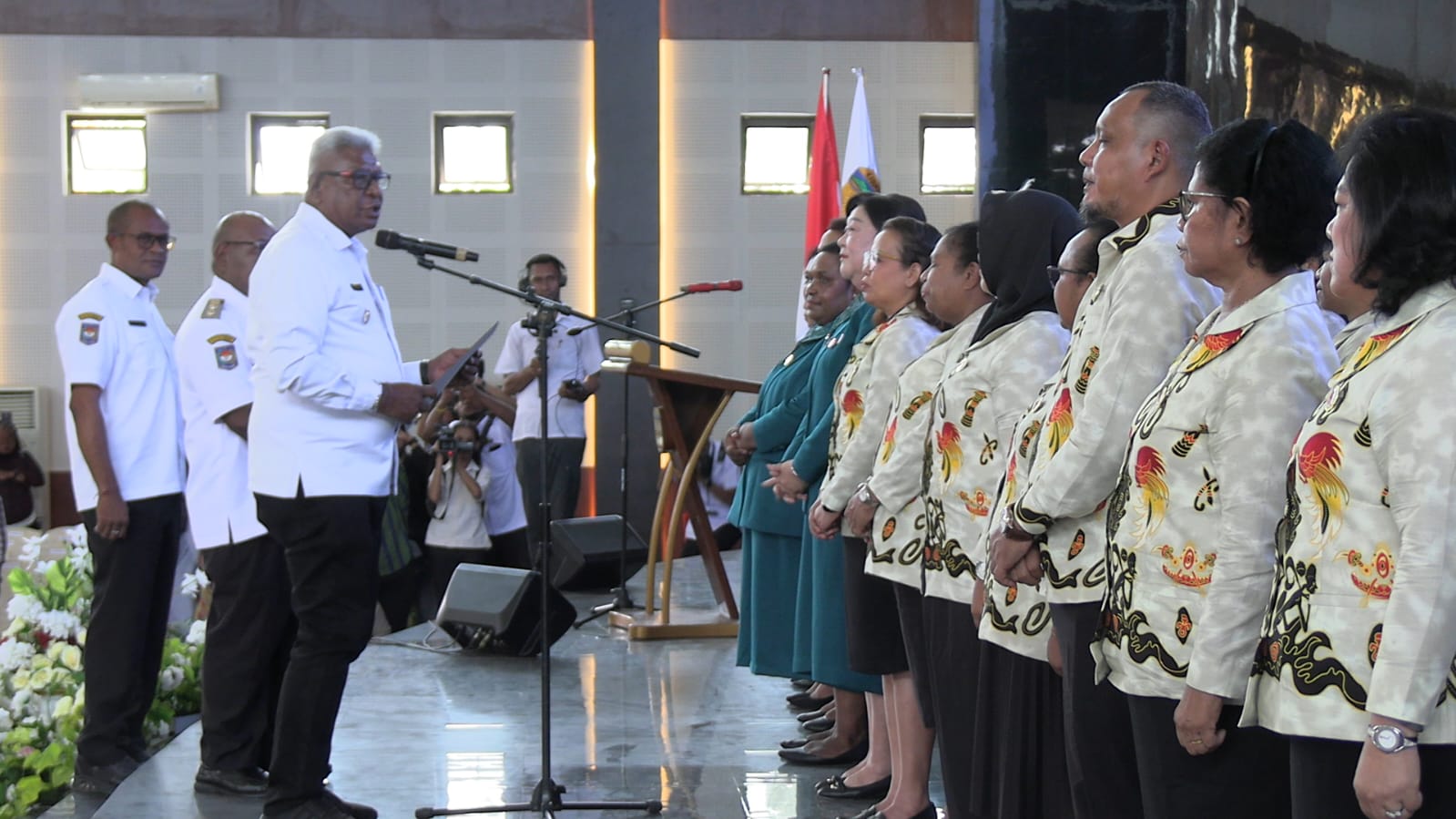 Bupati Mimika Lantik Pengurus TP-PKK dan Dekranasda Periode 2025-2030