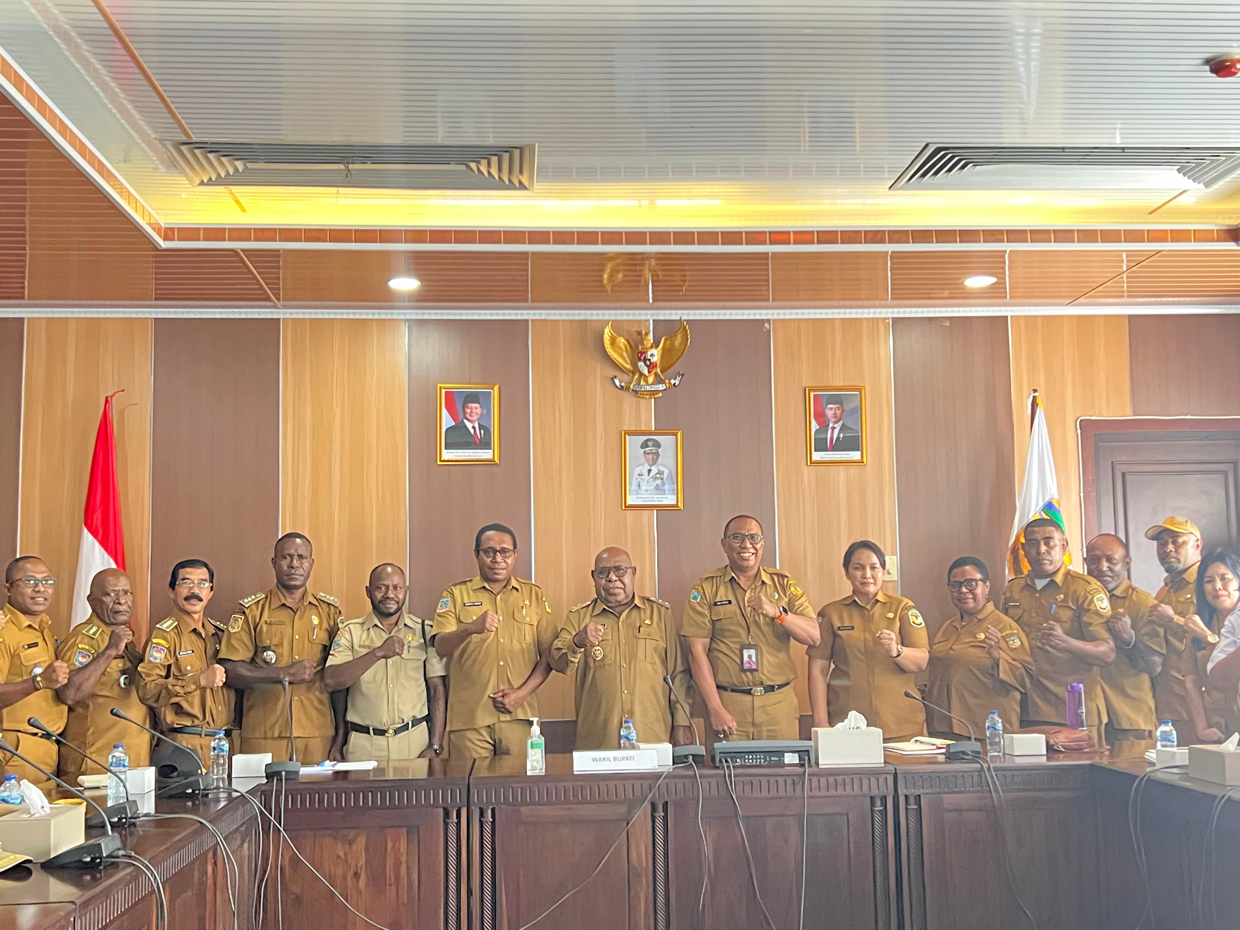 Pemkab Mimika Gelar Rapat Koordinasi Program Koperasi Kampung Merah Putih