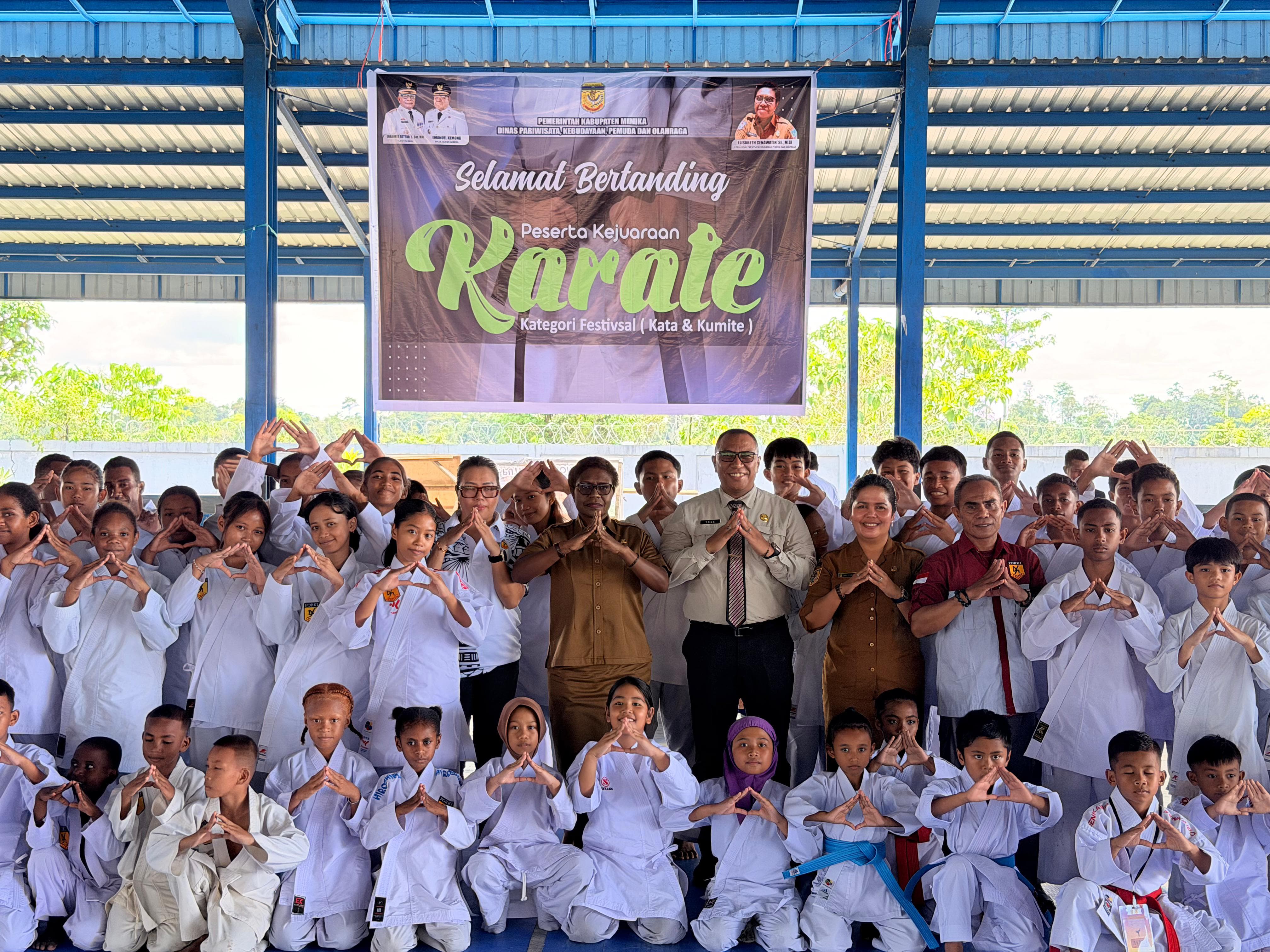 Disparbudpora Gelar Kejuaraan Karate Kategori Festival Tingkat SD dan SMP se-Kabupaten Mimika
