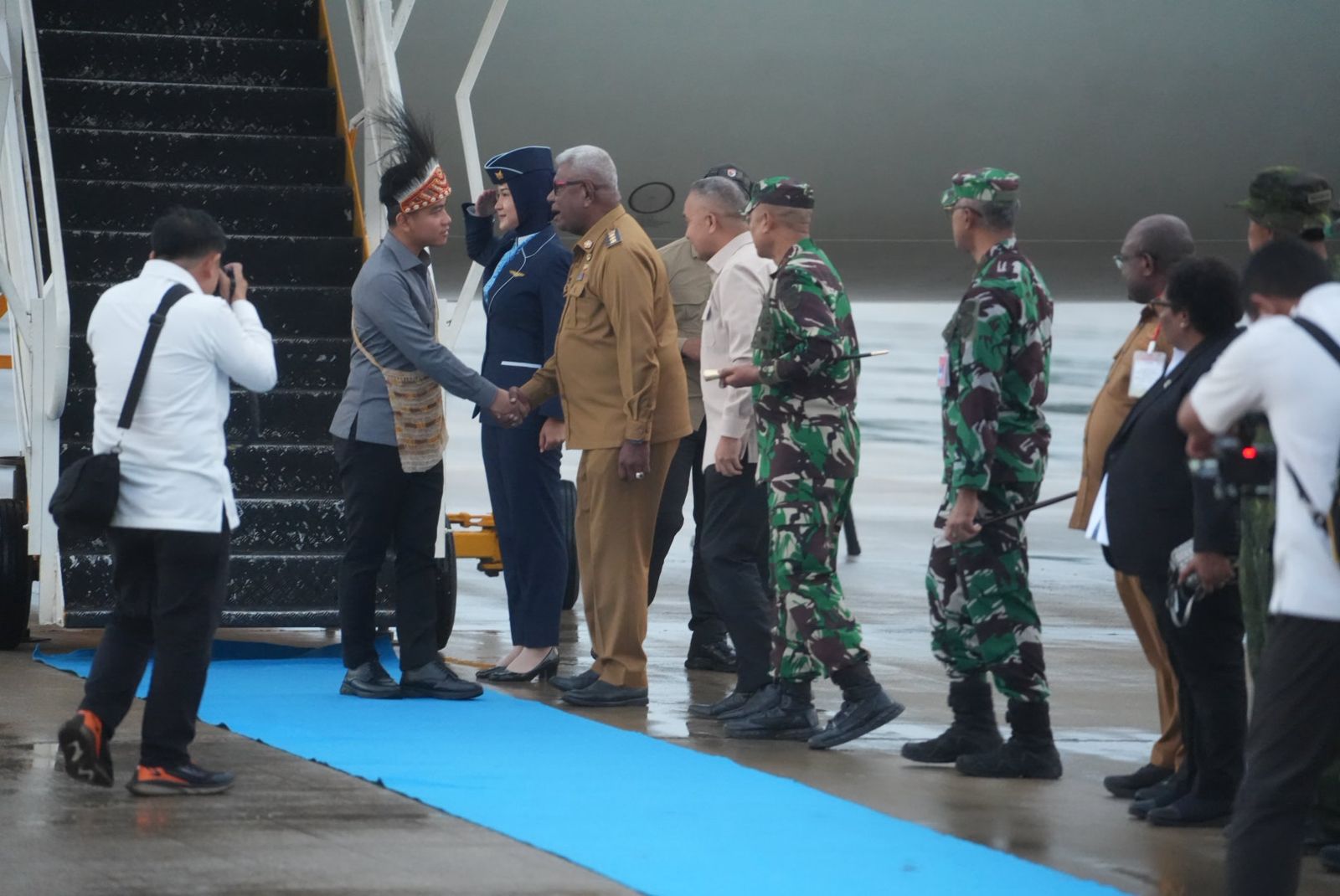 Dari Program Strategis hingga Kepedulian Sosial, Kunjungan Perdana Wapres Gibran Rakabuming Raka di Timika 