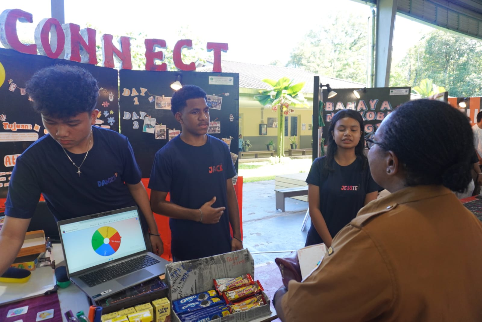 Diskominfo Mimika Hadiri Pameran Proyek Komunitas SMP YPJ Kuala Kencana