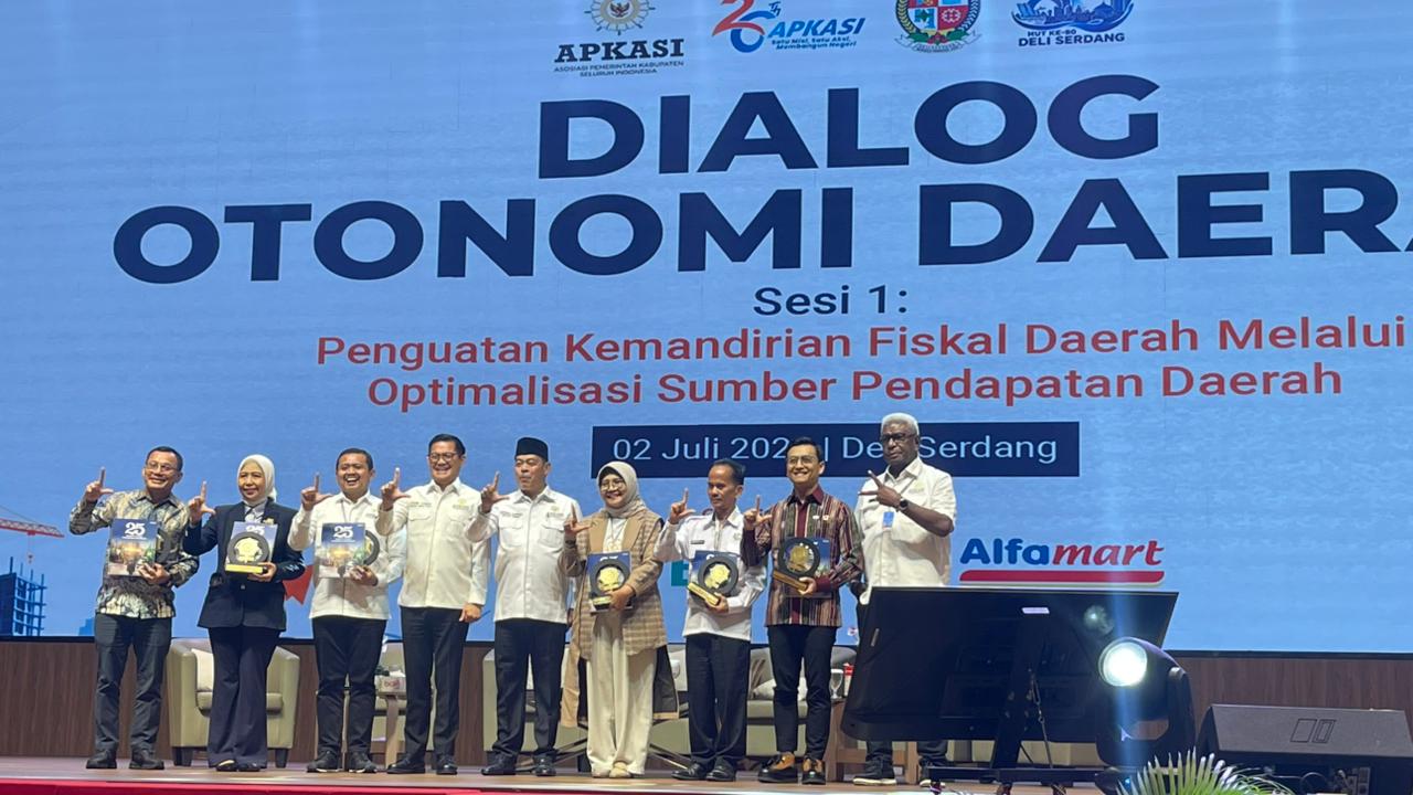 Peringati HUT ke-26 APKASI dan HUT ke-80 Kabupaten Deli Serdang, Bupati Mimika Hadiri Dialog Otonomi Daerah