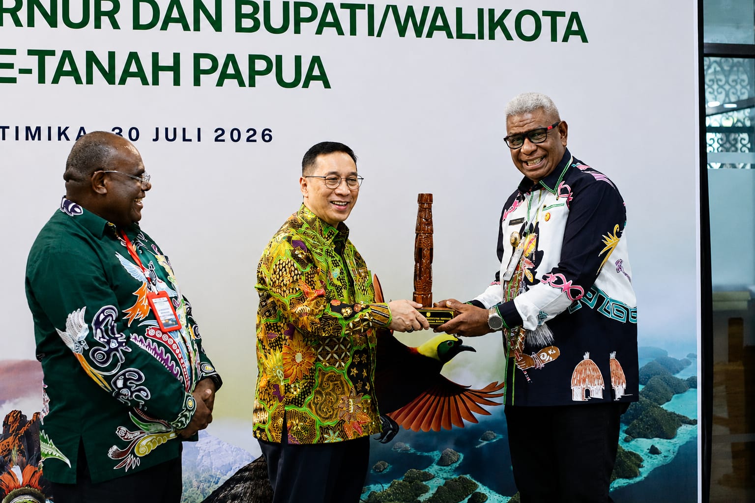 Bupati Mimika Hadiri Pertemuan Bersama Wamen PPN/Bappenas Bahas Percepatan Pembangunan Tanah Papua