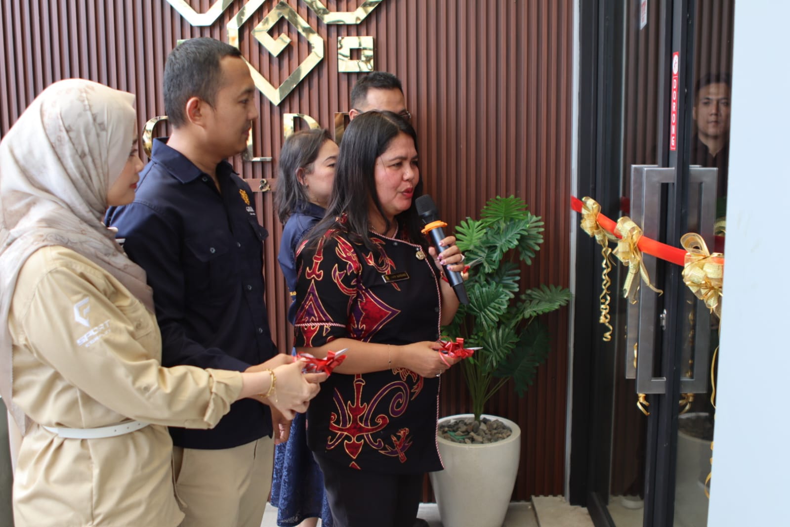 Golden Resto & Lounge dan Fantastic Sport Complex Resmi Dibuka, Tambah Warna Pertumbuhan Ekonomi dan Gaya Hidup Sehat di Mimika