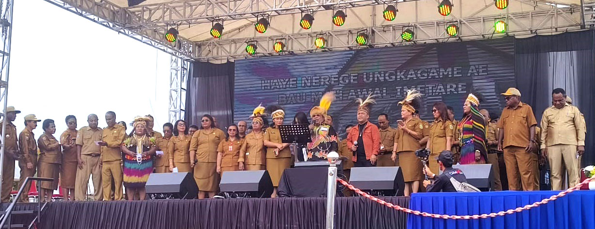 Bupati Mimika Launching Lagu Ciptaanya 