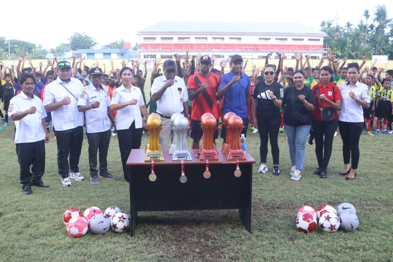 Disparbudpora Mimika Adakan Kejuaraan Sepak Bola Usia Dini SD