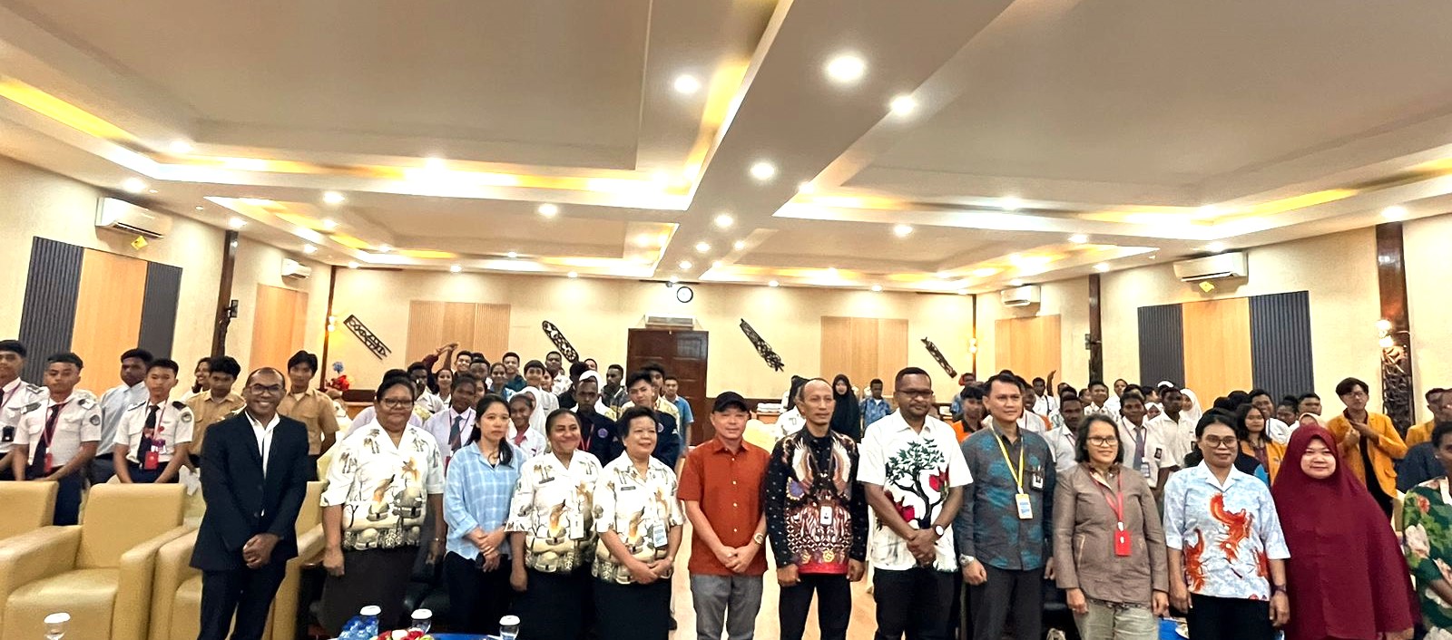 Disdukcapil Mimika Gelar Sosialisasi IKD Untuk Siswa SMA/SMK di Timika